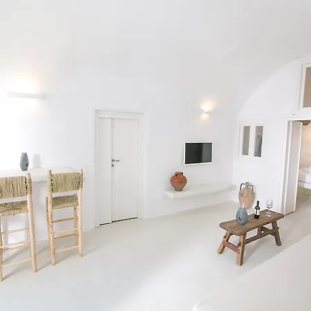 Morfi Cave House *